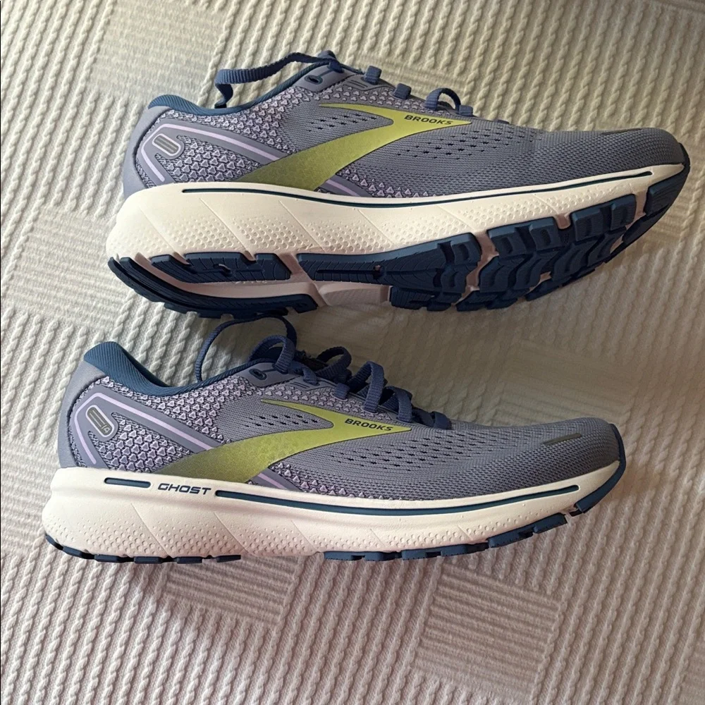 Brooks sneakers. Size 9 B. Ghost nwt - Picture 5 of 7
